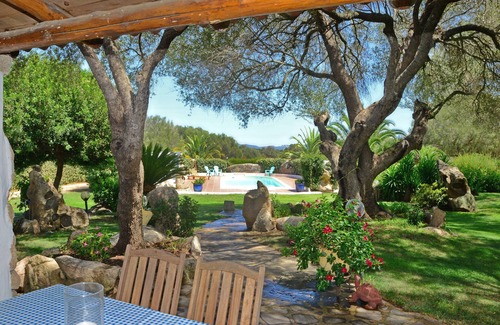 Arzachena Villa | Villa individual de piedra con piscina privada.