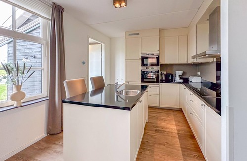 Colijnsplaat Casa | Detached villa with sauna and garden