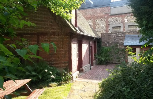 Forges-les-Eaux Casa | Detached Zen house in a lovely wooded park