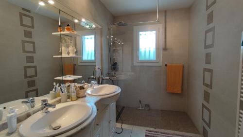 Polliat Cama Y Desayuno | Deux Chambres Doubles pour 4 personnes