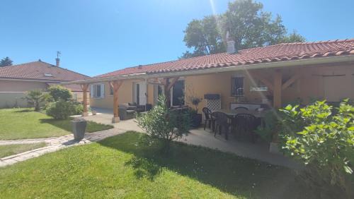 Polliat Cama Y Desayuno | Deux Chambres Doubles pour 4 personnes