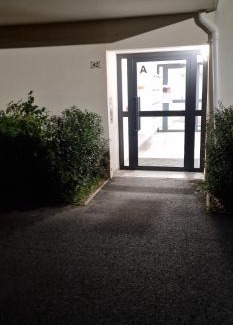 Lieusaint Apartamento | Deux pièces dans résidence calme