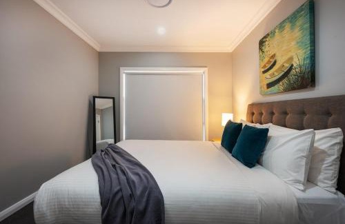 Central Mudgee Casa | Devan House - An Entertainers' Retreat Close to Town