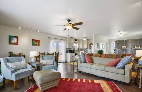 Ranchos De Taos Casa | Devine Casita - Stunning 360 Views! Dogs OK - Sweet Casita <1 mile to Trails