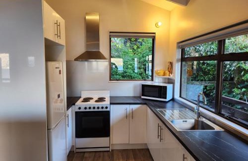 Fernhill Casa | Devine Hideaway - Family Rustic Kiwi Bach - Beautiful Lake Views