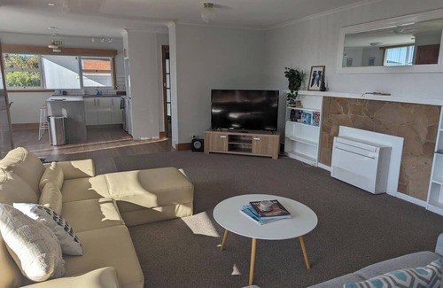 Devonport Casa | Devonport’s Relax @ Manning