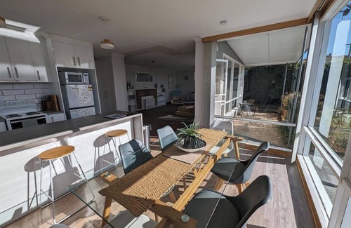 Devonport Casa | Devonport’s Relax @ Manning