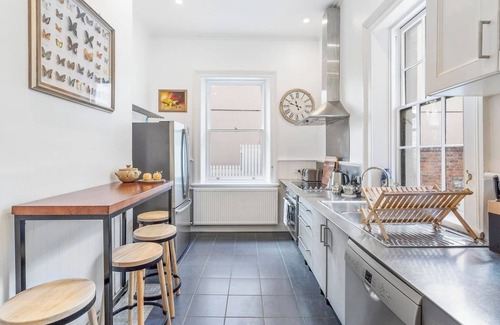 North Hobart Casa | Devonshire House Luxury with a Fascinating History