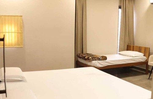 Vrindavan Hotel | Devraha Seva Ashram - Vrindavan