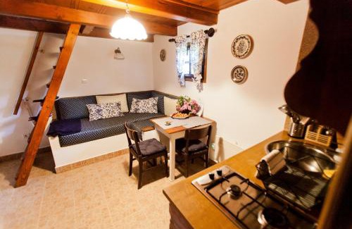 Lovasbereny Casa | Dióliget - Zöld Dió Házikó