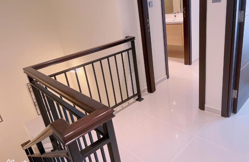 Dubai Casa | 迪拜沙漠特色私人度假别墅旁边就是超大社区游泳池以及有健身房