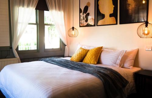 Hepburn Springs Casa | Di Maggio House - Luxury interiors - Free Parking and Wi-Fi