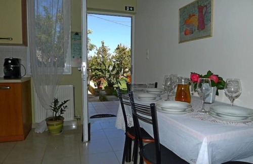 Kounoupidiana Apartamento | Diamant's place with treehouse garden