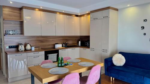 Kielce Apartamento | DIAMOND APARTAMENT OKRZEI, Darmowy prywatny parking, Klimatyzacja,1-6 osób, Faktura VAT
