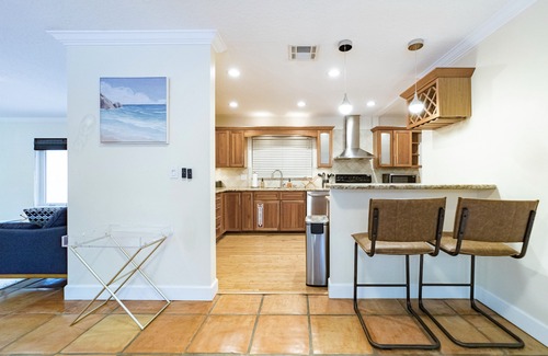 Central Fort Lauderdale Casa | DIAMOND ESTATES: FT LAUDERDALE - 4 QUEEN, 2 FULL, 2 FULL BATH, POOL & PATIO AREA