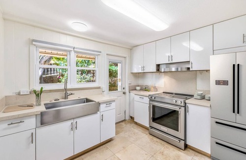 Maunalani Heights Casa | 3BR Honolulu - Ocean & Mountain Views + WiFI, A/C