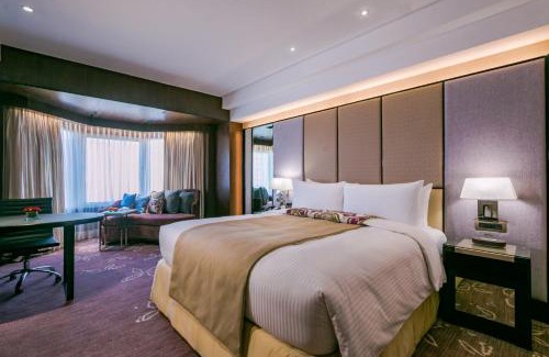 Ermita Night District Hotel | Diamond Hotel Philippines
