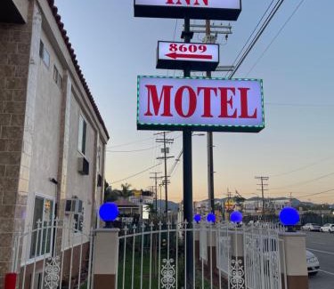 North Hills East Hotel | Diamond Inn