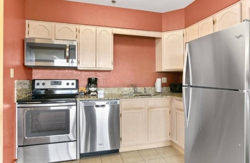 Pigeon Forge Villa | Diamond Resorts Sunrise Ridge Resort - 1 Bed Accessible Roll in Shower