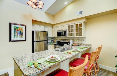 Northeast Virginia Beach Villa | Diamond Resorts Turtle Cay Resort - 1 Bedroom Accessible Roll in Shower