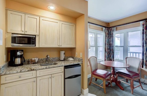 Northeast Virginia Beach Villa | Diamond Resorts Turtle Cay Resort - 1 Bedroom Accessible Roll in Shower