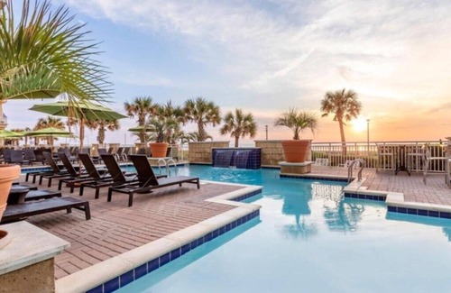 Northeast Virginia Beach Villa | Diamond Resorts Ocean Beach Club - 2 Bed Lock-off Accessible Cityview