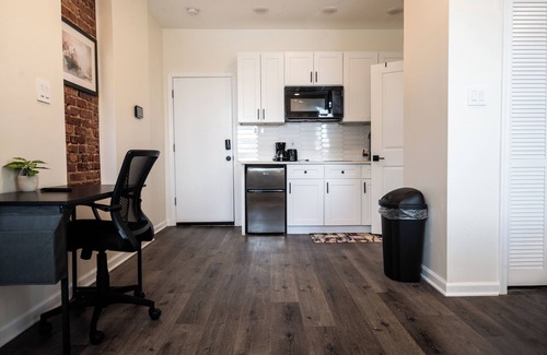 North Philadelphia West Hotel | Diamond Suites Philadelphia Center