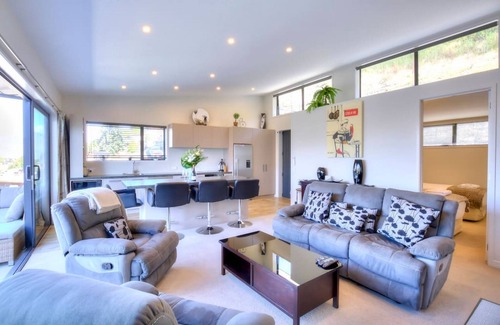 Queenstown Apartamento | Vistas expansivas de la montaña y del lago | Sola planta | Barbacoa y balcón