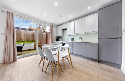 West Hendon Apartamento | Diamondz R 2 Die 4 - 3BDR - Parking