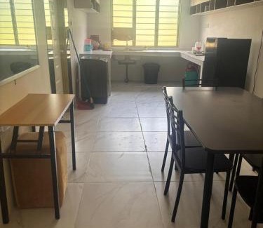 Muadzam Shah Casa | Dian 2 Rooms Family House