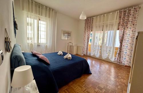 Diano Marina Apartamento | Diano Marina: Luminoso quadrilocale 4 passi dal mare e ai servizi. Posto auto riservato.