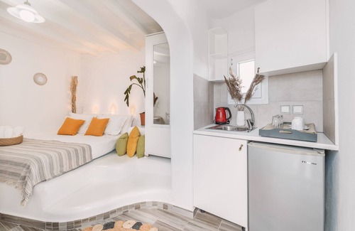 Glastros Casa | Dibellee Mykonos Studios