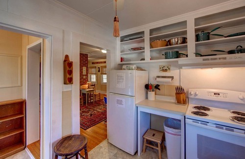 Ocracoke Cabaña | Dicie's House - Classic Ocracoke Cottage on Historic Howard Street