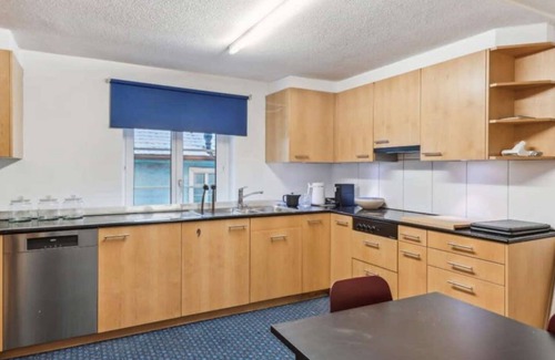 Bergdietikon Apartamento | Dietikon Apartment with Fully Equipped Kitchen