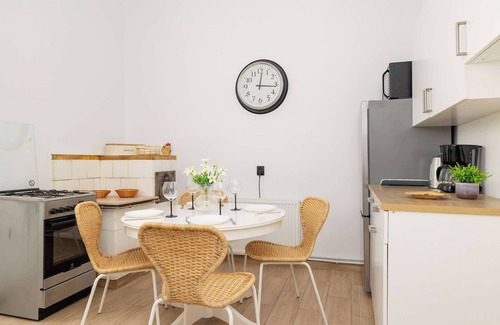 Stradom Apartamento | Dietla 48 | Krakow | Family Apartment | Desk | City Center