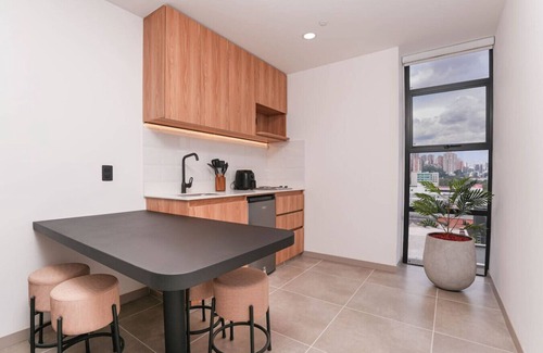San Diego Apartamento | Digital Nomad 2BR Apt - Jacuzzi +Cowork in Poblado