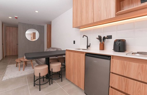 San Diego Apartamento | Digital Nomad 2BR Apt - Jacuzzi +Cowork in Poblado