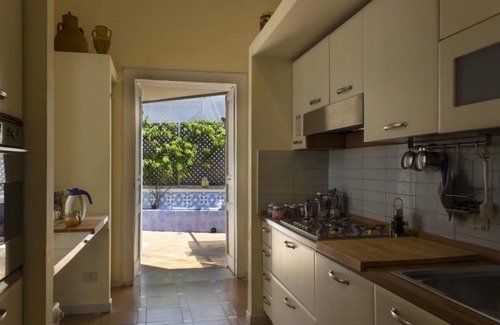 Naples City Centre Apartamento | Dimora dei Giganti - terraza típica napolitana