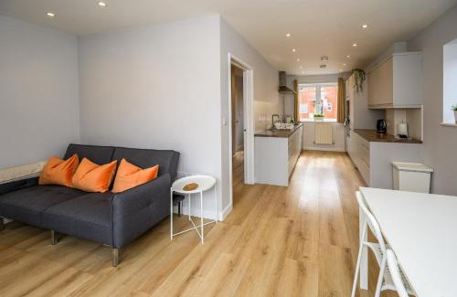 Bristol Casa | Dings House With FREE Parking In Super Central South West City Location By StayStaycations