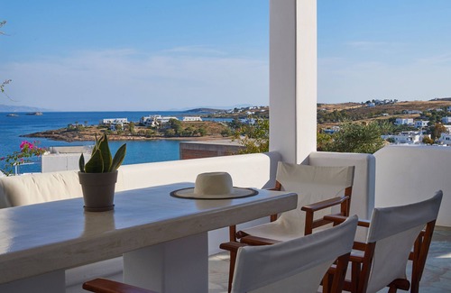 Piso Livadi Casa | Casa Dioniso con impresionantes vistas al mar, a 50 metros de la playa de arena de Logaras