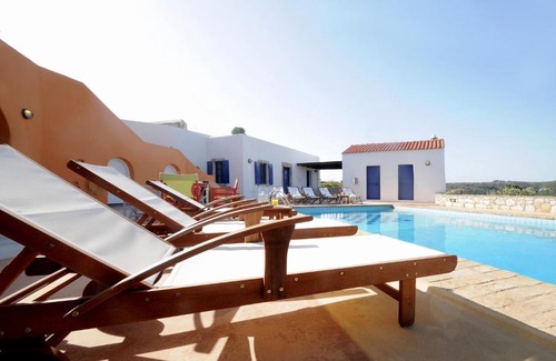 Perlegianika Casa | Dipaton House