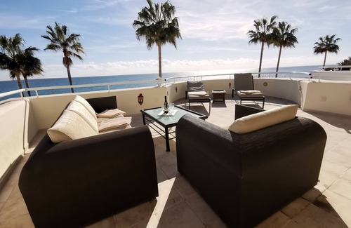Buenas Noches Apartamento | Acceso directo a la playa, piscina, vista panorámica, terraza de 100 m2.