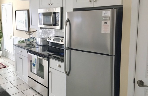 Saint Helena Island Condominio | Frente a la playa. Totalmente actualizado John Fripp Villa 101