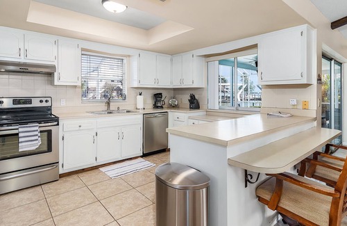 Matlacha Casa | Direct Gulf-access home w/electric-heated pool, bikes & kayaks! - Casa Hightide