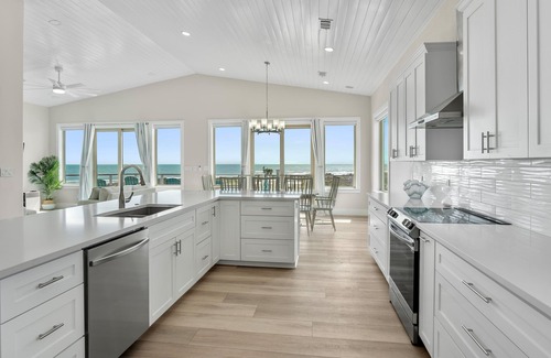 Port Aransas Casa | Direct Gulf Views, Shared Pool, Pet Friendly, Golf Cart Included, Boardwalk