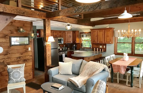South Effingham Cabaña | Direct Lakefront. Swim/Fish/Kayak/Hike/Relax White Mountains & NH Lakes Region.