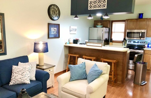 Wolf Laurel Condominio | DIRECT MOUNTAIN VIEWS! Hike & swim on-site! Private balcony! WOW!!
