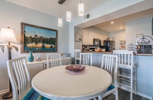 Oceanmarsh Subdivision Condominio | Direct Ocean View! M Building Pool and Ocean Views