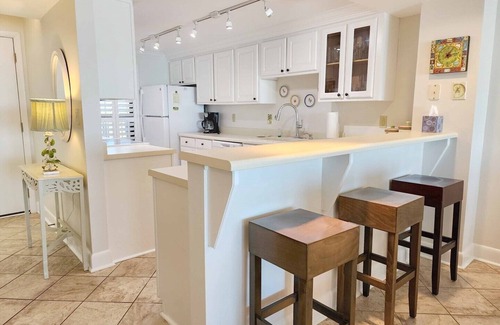Litchfield by the Sea Condominio | Directo frente al mar en Litchfield por el mar. Raras 2 habitaciones y 2 porches frente al mar!