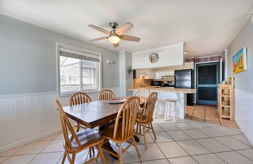 North Myrtle Beach Condominio | Direct Oceanfront, Cherry Grove, Elevator, 2 Bedroom Condo